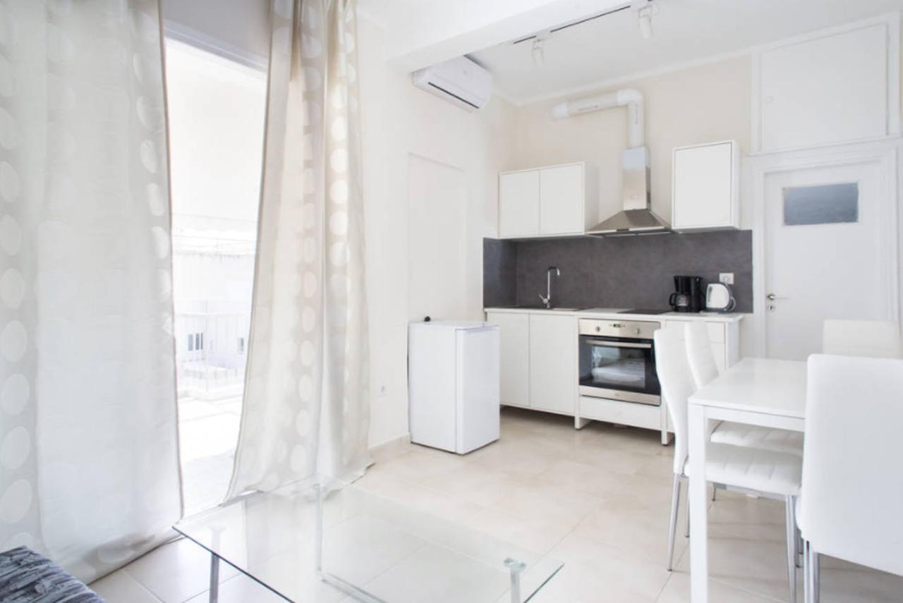 The White House Apartment Athena Bagian luar foto